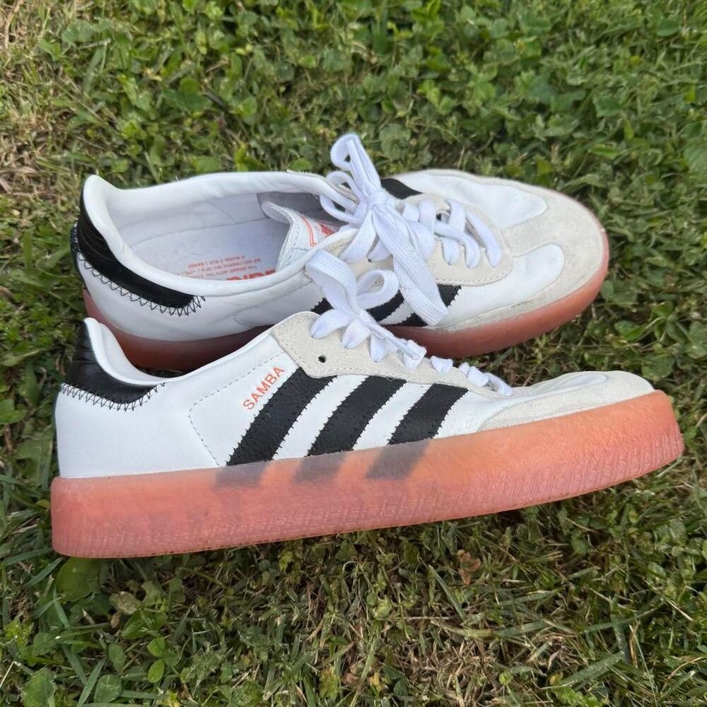 Adidas Samba Women's 8 White and Pink Gum Sole